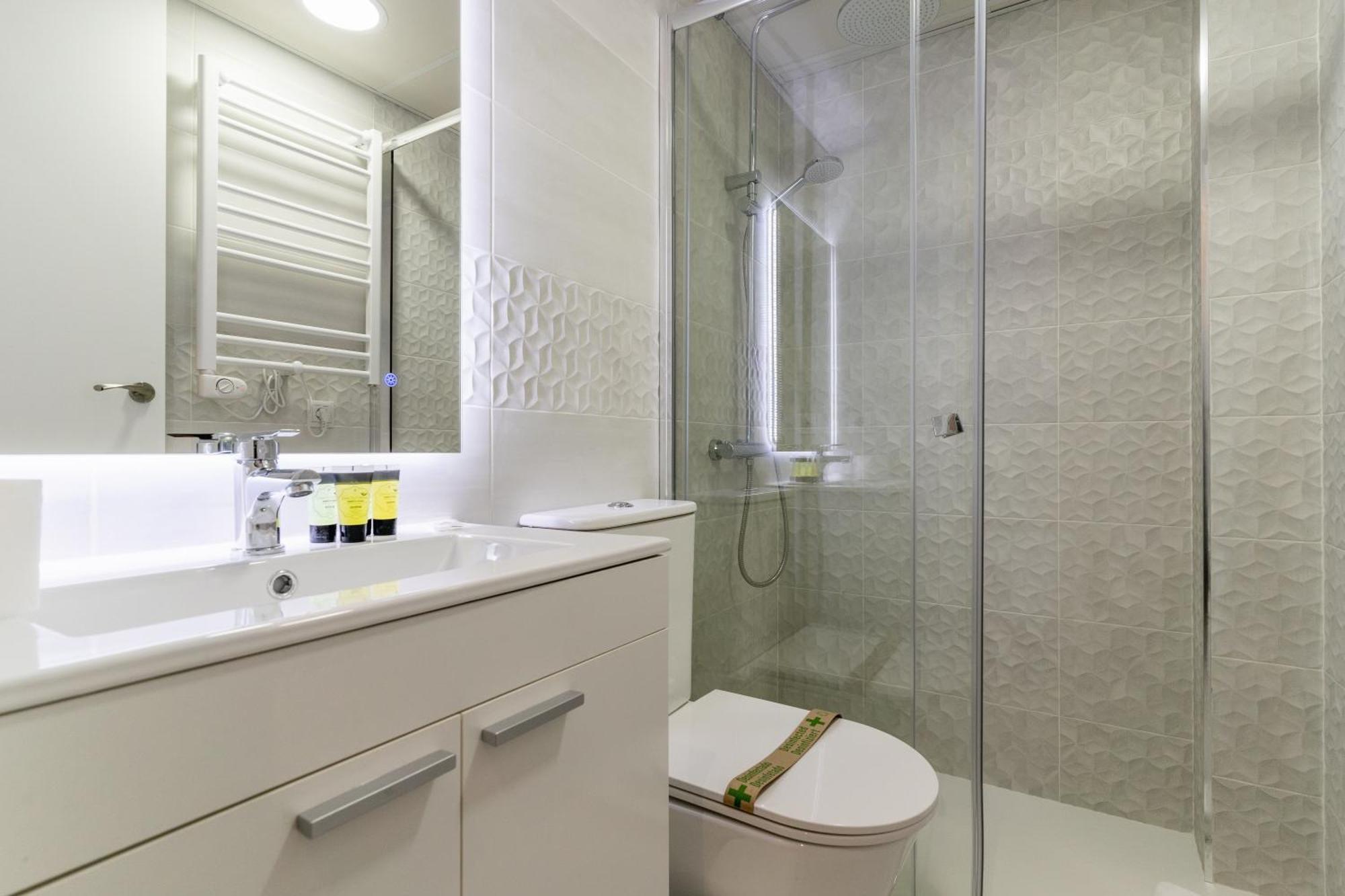 Modern Studio-1Bathroom-Chueca Madrid Bagian luar foto